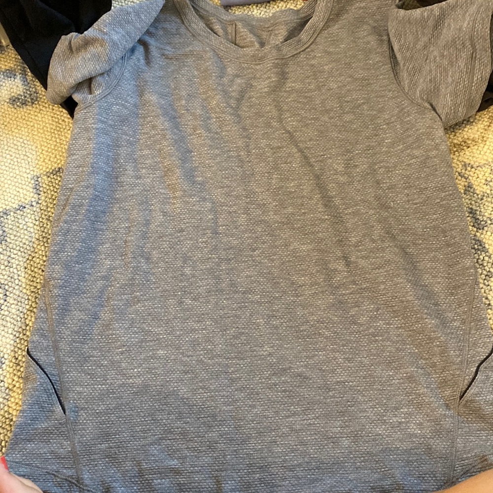 LULULEMON blue grey waffle tee
